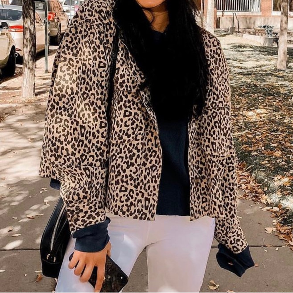 American Eagle leopard 🐆 print jacket. Women’s large